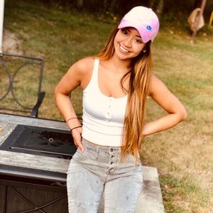 Meet your Posher, Andrea